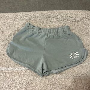 Brandy melville shorts !